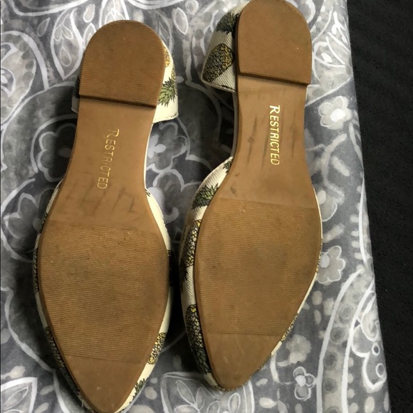 Pineapple shoes - Picture 3 of 5